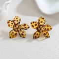 Pendientes de flor con estampado de leopardo en acrílico y centro dorado de lujo - Flor de cinco pétalos