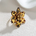 Anillo abierto de flor con estampado de leopardo de moda en acero de titanio dorado - Flor de Seis Pétalos Puntiagudos