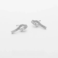 Irreguläre silberne Wellenohrringe mit funkelnden Zirkonia im minimalistischen Stil - 24K / Silber