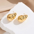 Pendientes de gota bañados en oro de 18K con textura de metal martillado único - Pequeño (3.2*1.9cm) / Dorado