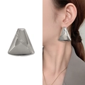 Orecchini a perno a trapezio geometrici in argento lucido con design minimalista in 3D - Argento