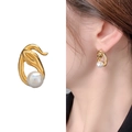 Elegantes pendientes de tulipa chapados en oro con perlas blancas de estilo vintage - Tulipán Dorado