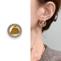 Minimalistische silberne Kreis-Ohrstecker mit goldenem strukturiertem Dreieck-Anhänger - Kupfer Mit 18K Echtgold Überzogen / Gold und Silber