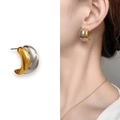 Orecchini a lobo minimalisti a forma di C bicolore in finitura oro e argento - Rame Placcato Oro Vero 18K / Oro e Argento Misti (A1104-04A)