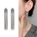 Boucles d'oreilles longues à pampilles argentées avec haut tissé géométrique - Cuivre Plaqué Or / Argent (A1204-04C)