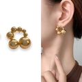 Polierte goldene Kugelohrringe für Damen mit einem modernen geometrischen Design - Gold Plattiertes Kupfer / Gold (A1305-03C)