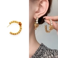 Vergoldete C-förmige Creolen mit einer Rose und funkelnden Zirkonia-Steinen - Vergoldetes Kupfer + Zirkon / Gold