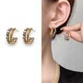 Boucles d'oreilles double couche en forme de C géométrique, fini or et argent - Contraste Or Argent (A1205-01A)