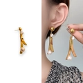 Vintage gold drop earrings with geometric metal bar, zircon and elegant white pearl - Gold (A0528C)