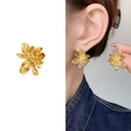 Pendientes de flor chapados en oro de 18 quilates con circonita cúbica para mujer - Dorado