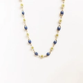 Nahaufnahme der 14K vergoldeten Kette mit Gänseblümchen und blauen Evil Eye Anhängern - Böser Blick Gänseblümchen Halskette (A0268A-2)