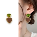 Orecchini vintage in oro con gemma verde e ciondolo triangolare marrone elegante - Oro (A0808C)