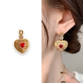 Pendientes vintage de oro con cristales de corazón rojo y detalles de circón - Dorado (A0472C)