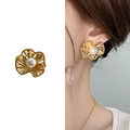 Pendientes de flores doradas con perla central de estilo elegante y francés - Dorado