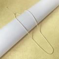 Détail du collier chaîne étoilée argentée avec fermoir mousqueton sur support blanc - Style Scintillant 2.5mm (A1002-16A)