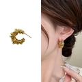 Pendientes de aro en C chapados en oro con diseño trenzado de estilo vintage - Dorado