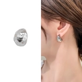 Orecchini a lobo minimalisti in argento a forma di C con finitura martellata irregolare - Argento