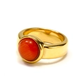 Goldener klobiger Ring mit rundem orangem Katzenaugenstein und Naturtexturen - US 6 / Goldener roter Katzenaugenstein