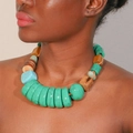 Bohemian chunky necklace with turquoise resin discs and wooden beads on model - Green (X-1140)