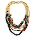 Vue détaillée du collier bohème multicouche avec perles colorées et détails dorés - Style Multicolore (X-1382)