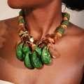 Collier bohème tressé avec pendentifs gouttes malachite verte et anneaux dorés - Vert