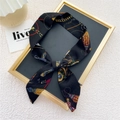 Foulard étroit noir élégant avec chaînes dorées et imprimé de bijoux vintage - 32 Noeud de Corde Noir