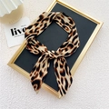 Foulard étroit en soie à motif léopard noué en ruban pour sacs et cheveux - 37 Arbre Léopard Beige