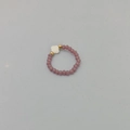 Bague élastique faite main avec perles facettées mauves et breloque fleur blanche - Diamètre Intérieur 17-18mm / Style I Coquillage Trèfle (DR006-zi-I)