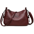 Sac bandoulière élégant bordeaux pour femme avec logo kangourou argenté et texture cuir - Bordeaux