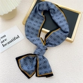 Foulard étroit à motif papillon bleu marine avec bordure noire contrastée - Petit Papillon Bleu