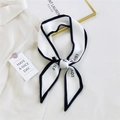Foulard sottile in seta con stampa a lettere per borse e acconciature in bianco e nero - Bianco