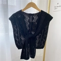 Kurzer schwarzer Strickschal mit hohlen Häkelwellen und verstellbarer Schleife vorne - 40*105cm / Schwarz
