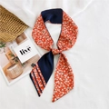 Écharpe étroite en 100% soie faite main avec motif floral rouge et rayures bleues - Orange Fleuri