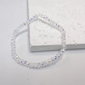 Dettaglio del bracciale di cristallo con rivestimento AB ed effetto arcobaleno su pietra - Trasparente