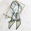 Elegante sciarpa di seta sfumata verde chiaro con paesaggio acquerello e bordi verdi - 7*130cm / Paesaggio Bordo Verde