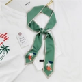 Long foulard en soie vert pour cheveux et sacs avec un motif de sirène unique - Sirène