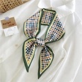 Foulard en soie à motif pied-de-poule pour femmes en vert jaune et bleu marine - 22A Pied-de-poule Bordure Verte