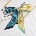 Ruban en soie réversible bleu et jaune avec imprimé artistique noué en boucle - Lettre Jaune Cyan