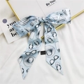 Foulard cheveux bleu clair en soie française avec motifs d'été noué en nœud - Bikini