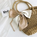 Sciarpa di seta bicolore champagne e bianco legata a fiocco su borsa di paglia moda - Khaki Beige Patchwork