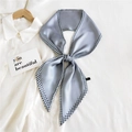 Elegant grey-blue skinny silk scarf with houndstooth pattern tied in a bow - Grey Houndstooth Edge (6)