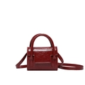 Mini borsa a tracolla in pelle verniciata bordeaux con manici rigidi e finitura lucida - Rosso