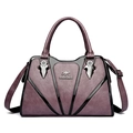 Borsa a tracolla viola scuro capiente con logo a canguro e dettagli in metallo argentato - Viola