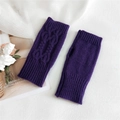 Guanti senza dita in maglia viola scuro da donna con trecce e apertura per il pollice - 8*18cm / Viola