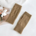 Cozy brown cable knit fingerless gloves for women with practical thumb hole design - 8*18cm / Camel