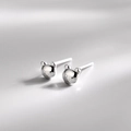 Minimalistische S925 sterling zilveren beer oorknopjes met gepolijste metalen afwerking - Zilver
