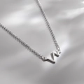 Minimalistische S925 Sterling Silber Herzschlag Halskette mit elegantem Schatteneffekt - EKG-Wellenform-Stil (XL17)