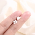 Orecchini asimmetrici minimalisti a forma di gatto e topo con finitura argento lucido - Stile Asimmetrico Gatto e Topo (B204)