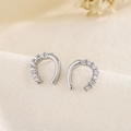 Eleganti orecchini a ferro di cavallo in argento con micro-pavé di zirconi scintillanti - Argento