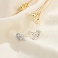 Elegante s925 Silber Herzohrstecker mit funkelnden Zirkonia in Pavé-Fassung - Silber Stil (C36)